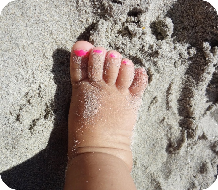 baby feet sand